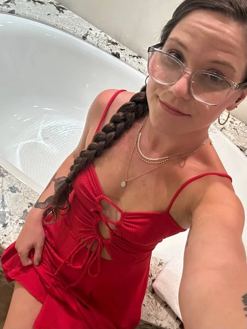 Another sexy cucks girl Liz (leave a rating for the cuck to see) image 6