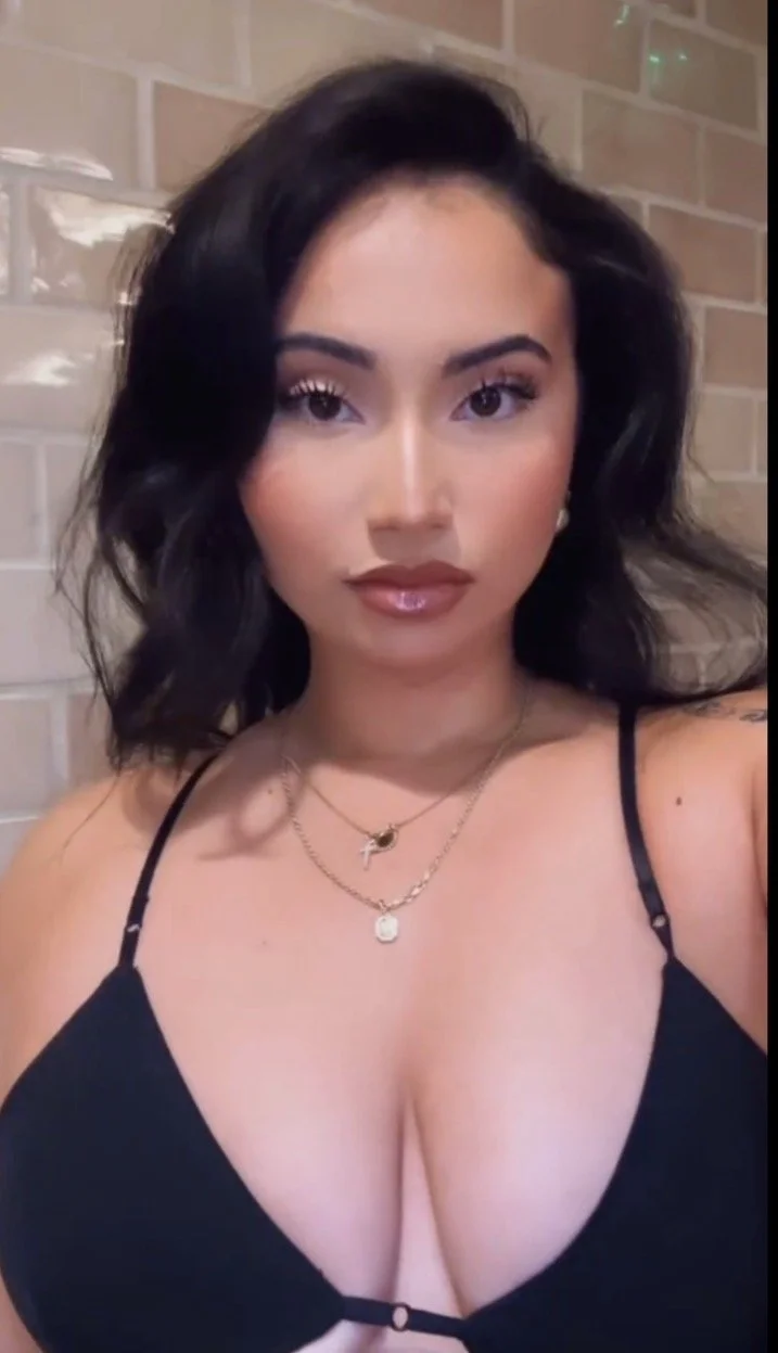 SoCal Seattle Sexy big booty Latina Maylene image 3