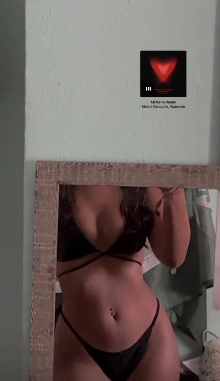 La puta española de marta de 21 nos quiere poner la verga bien dura con su cara y cuerpo de puta image 2