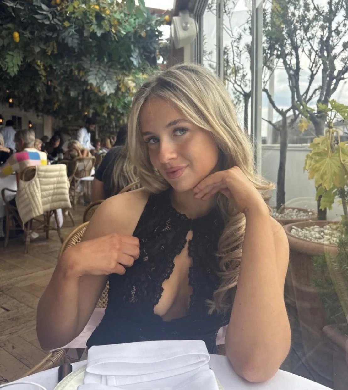 UK slut Lottie lost in IRL game image 12