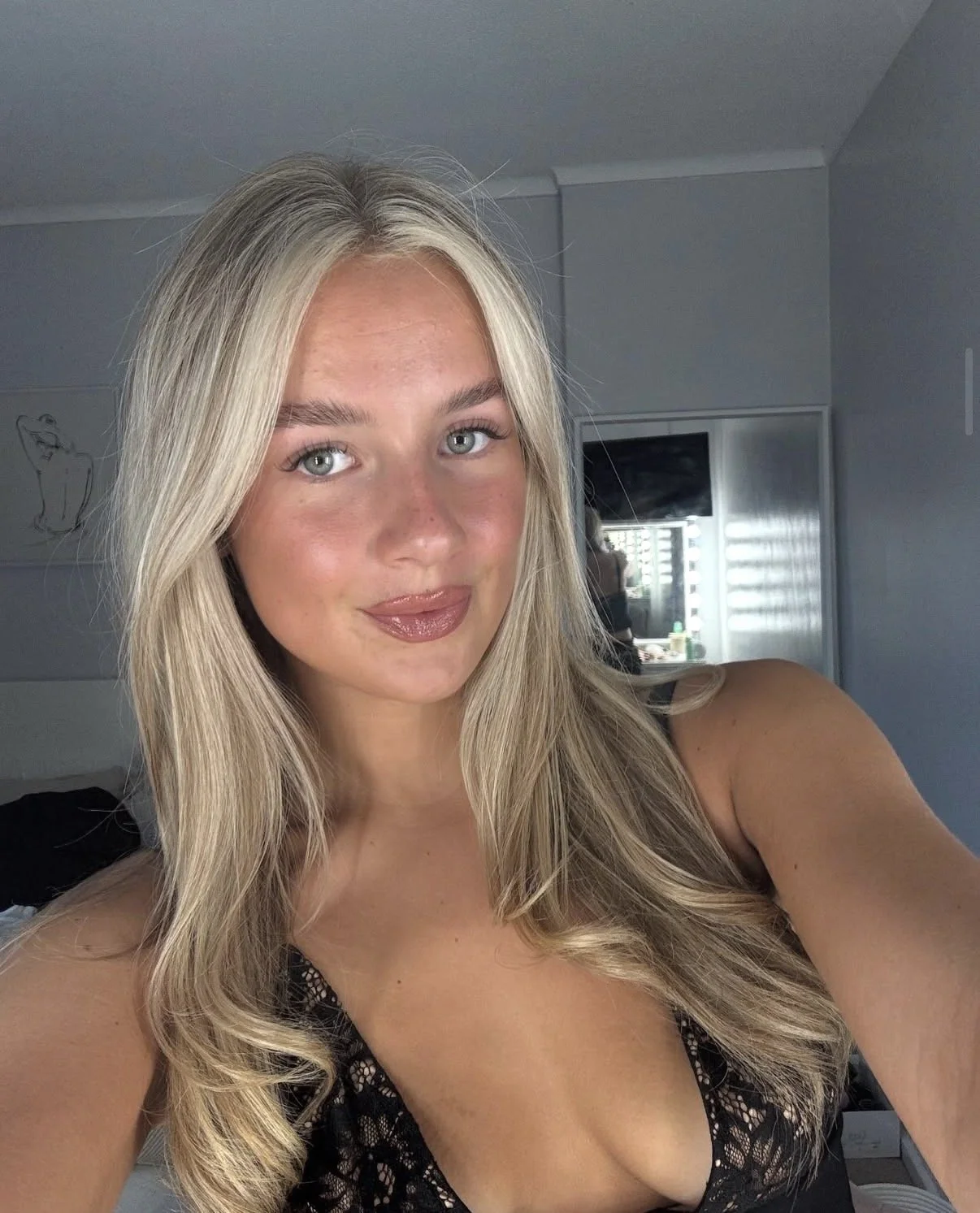 UK slut Lottie lost in IRL game image 16