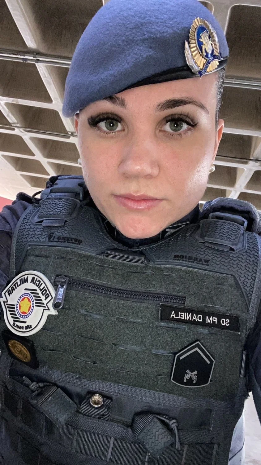 Daniela Baker ex policial militar main image