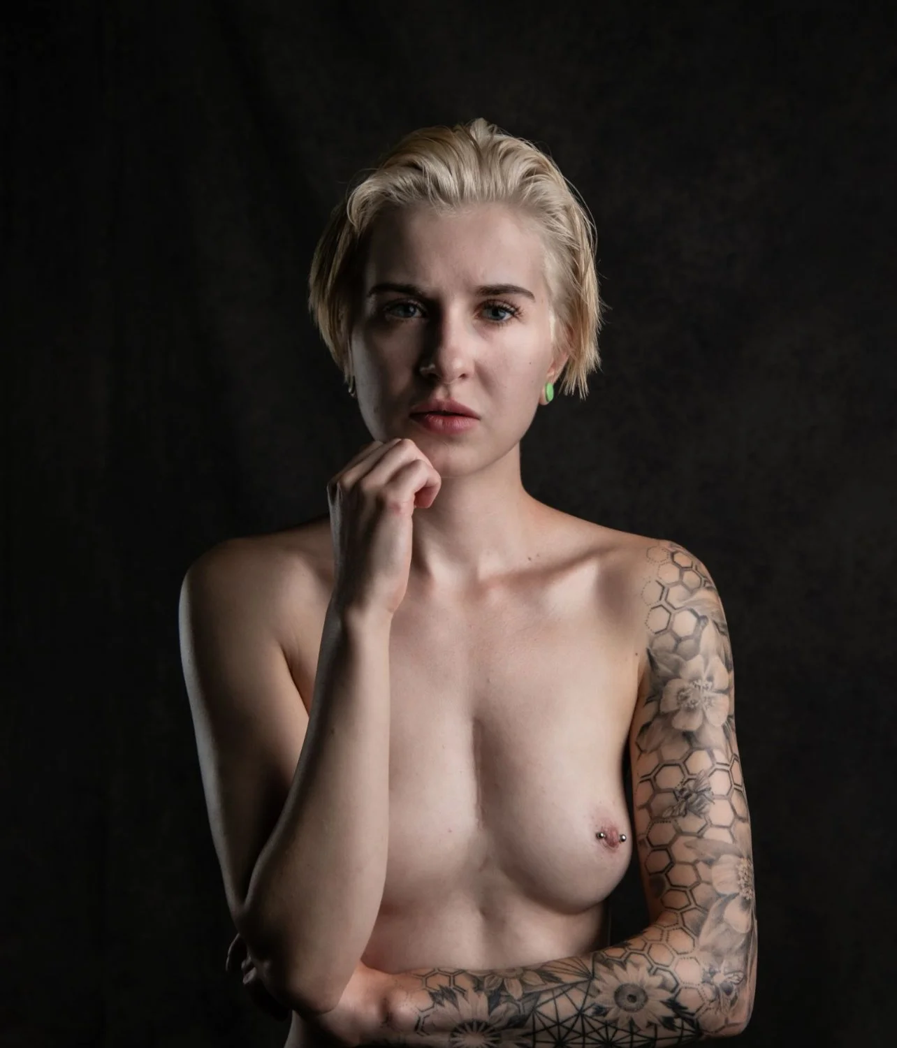 Short Hair Boudoir image 2