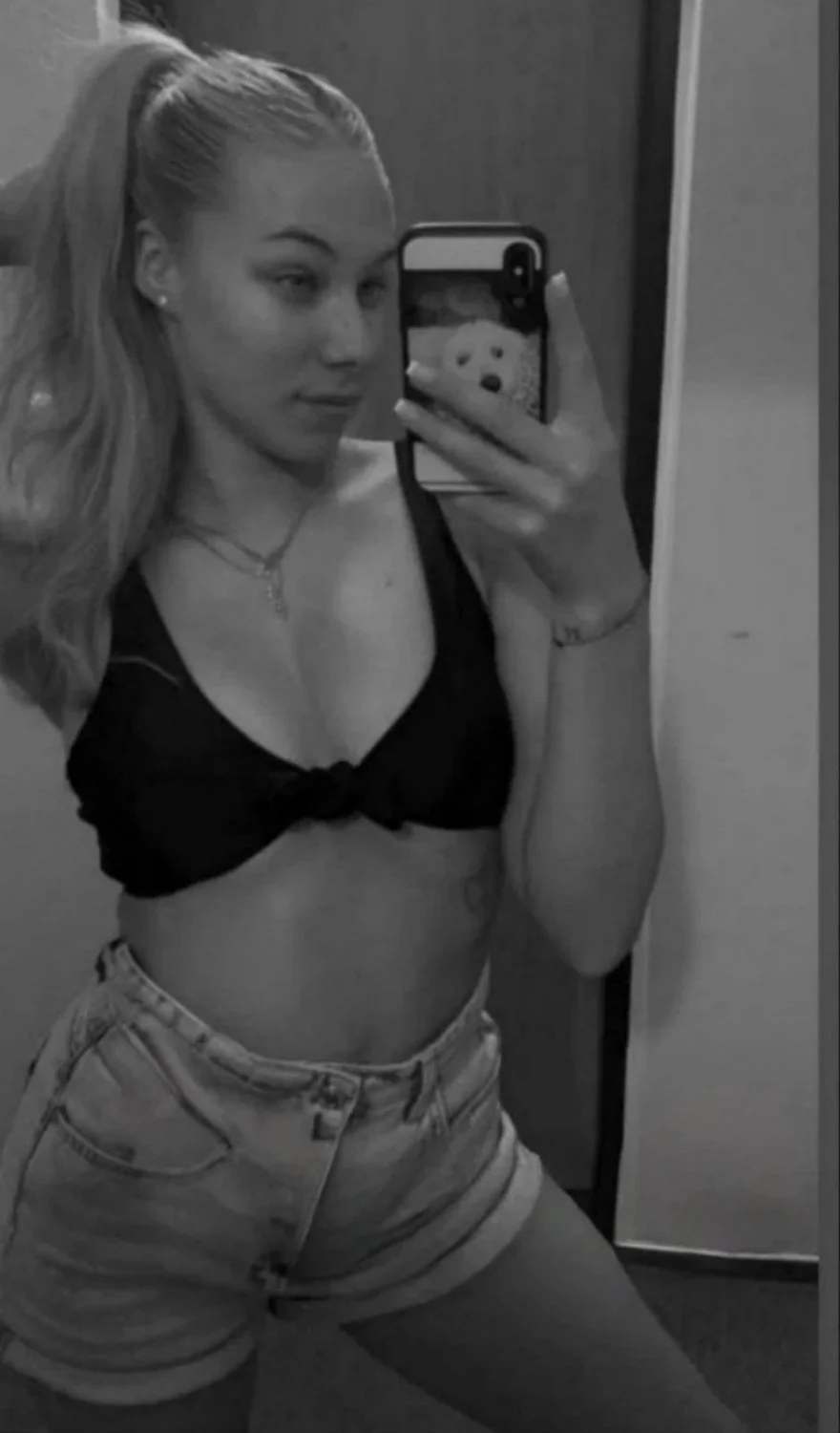 Perfect blonde slut exposed | Kik @bzl999 to expose image 9