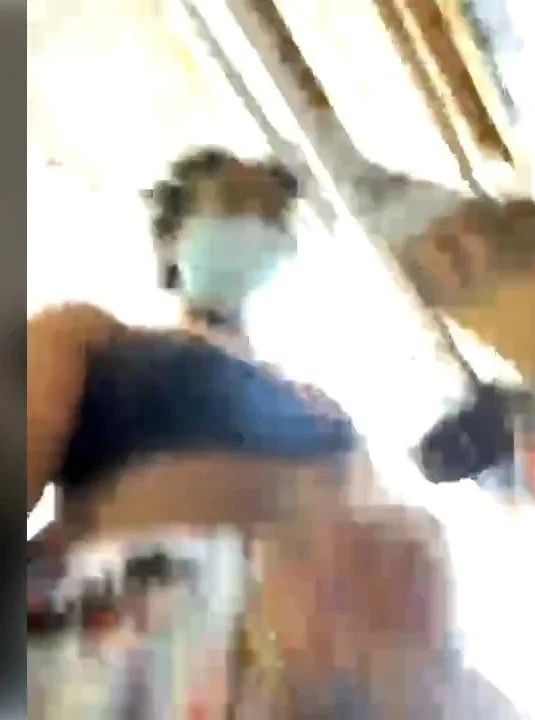 Morena safada fazendo Live no carro e no mercado bem putinha essa safad image 3