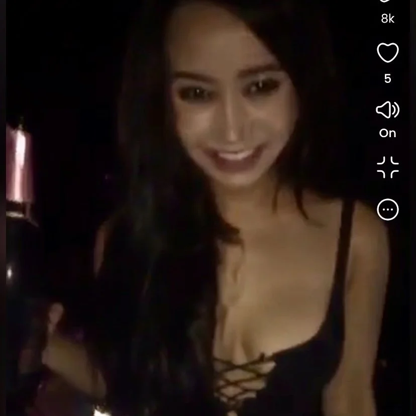 Party girls rule the WORLD 🎉🥳🎈🎊 main image