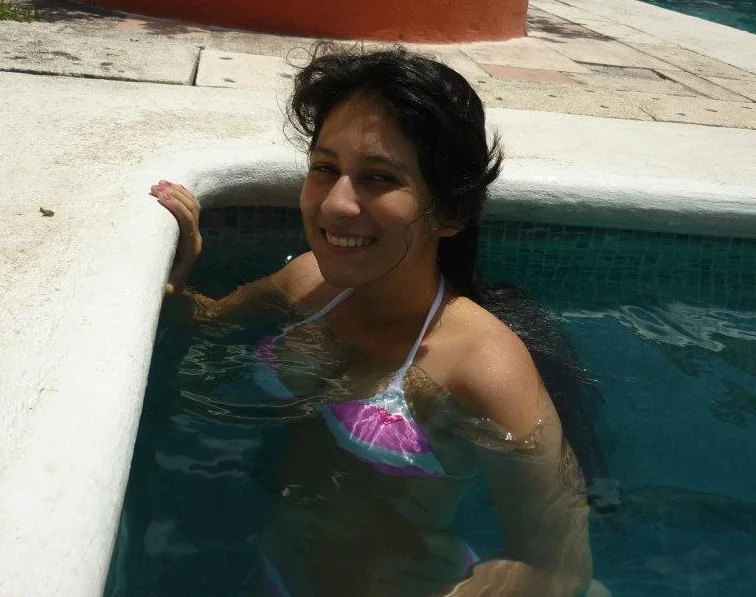 putitas en bikini image 10