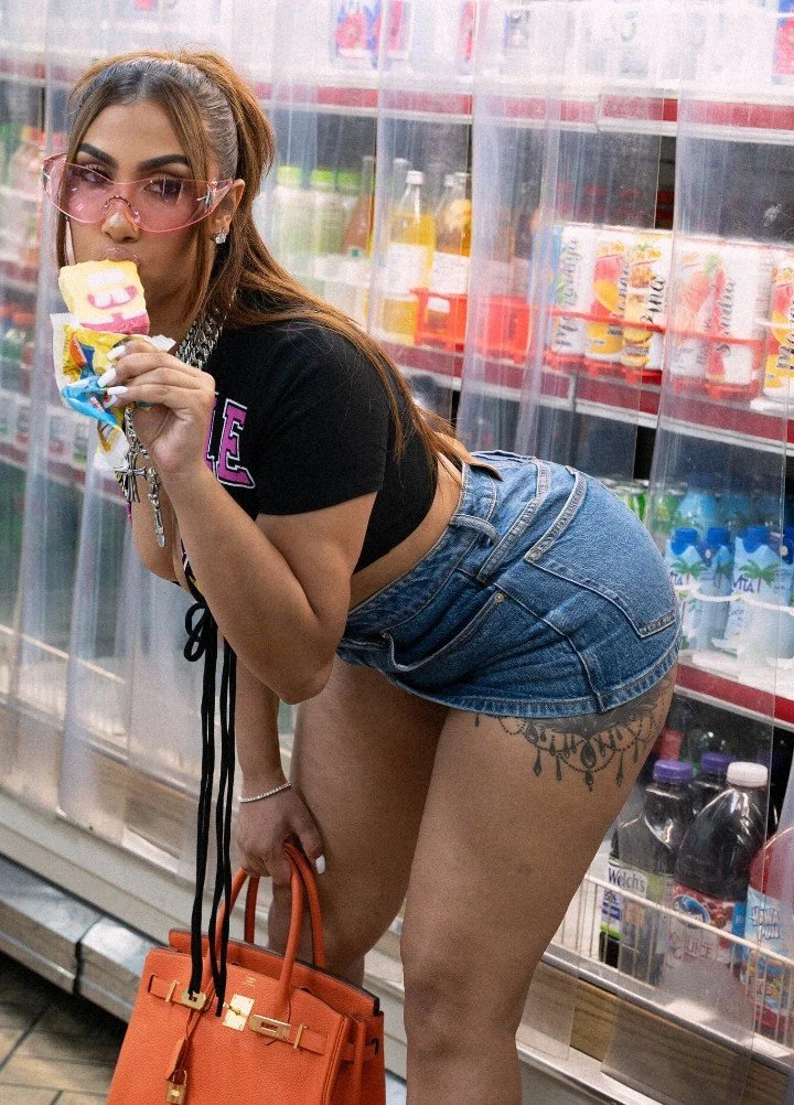 Queen Naija sexy pics image 15