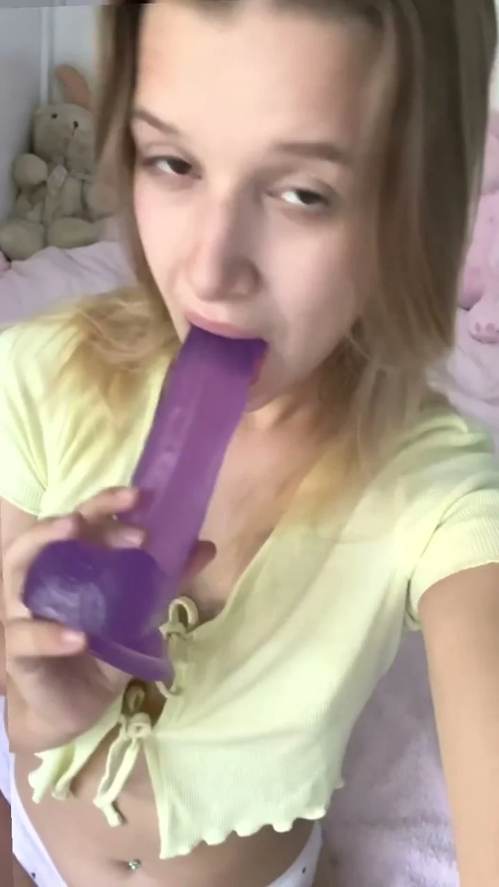 🔞 petite sexy body pussy eating nude wet pussy 💦🍑 Check my OF image 2