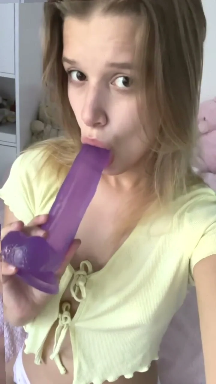 🔞 petite sexy body pussy eating nude wet pussy 💦🍑 Check my OF image 4