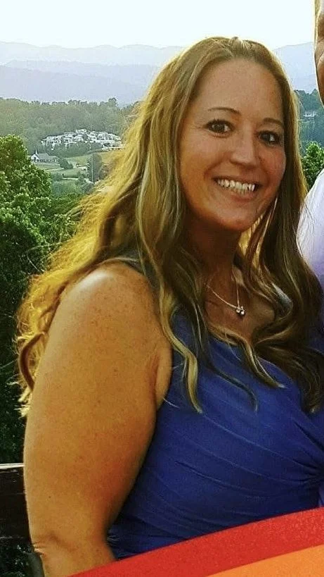 Kari’s big sunburned boobies need to be back on here main image