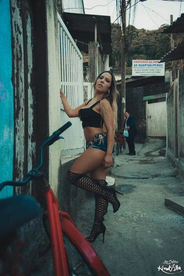 Mulher Melão (Renåtª Frīsøn) image 39