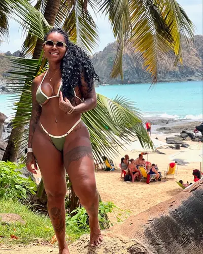 Coroa advogada do Rio de Janeiro- Perfeita essa mulher cover image
