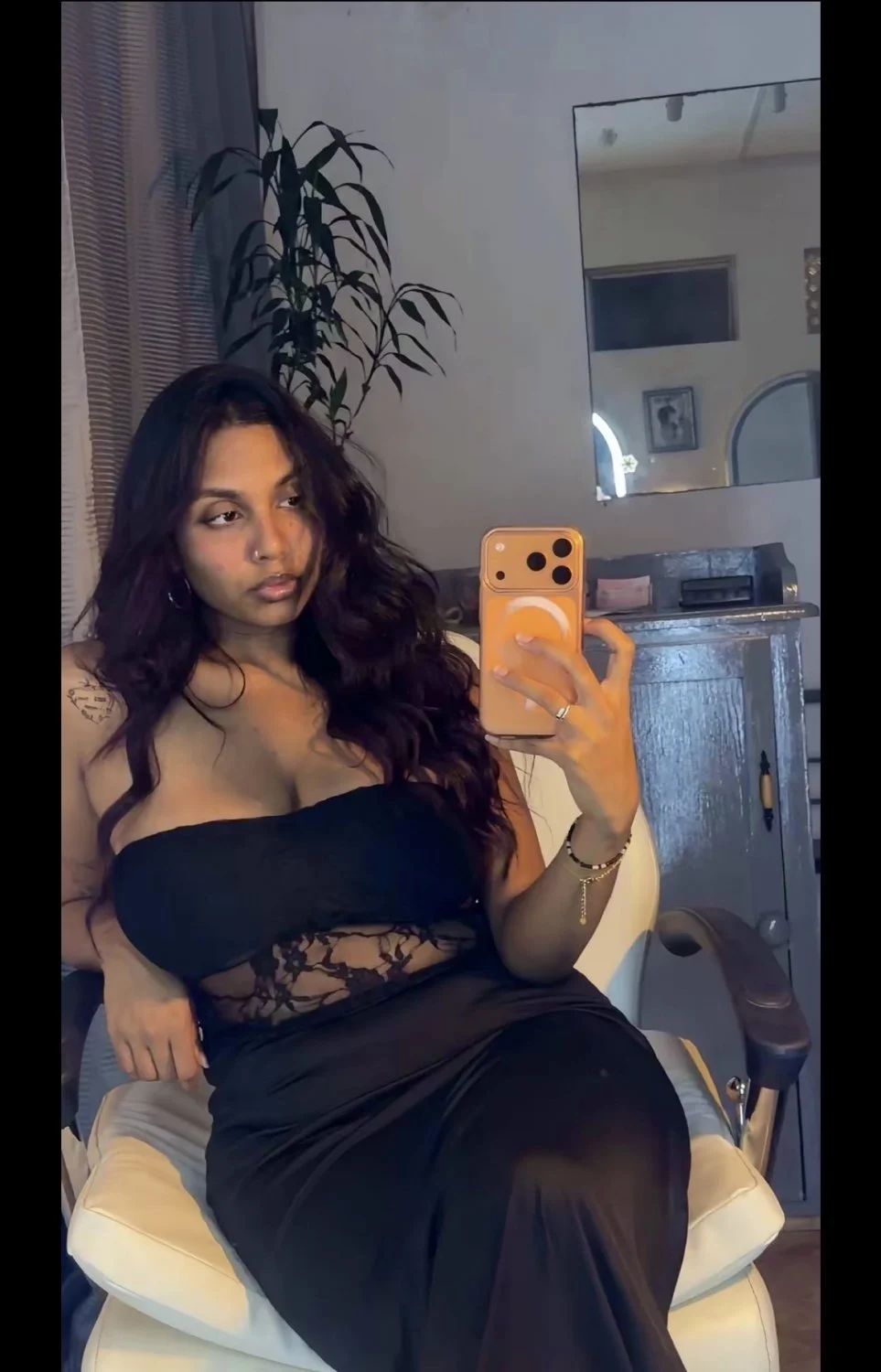Indian 18+ teen milk tankers image 4