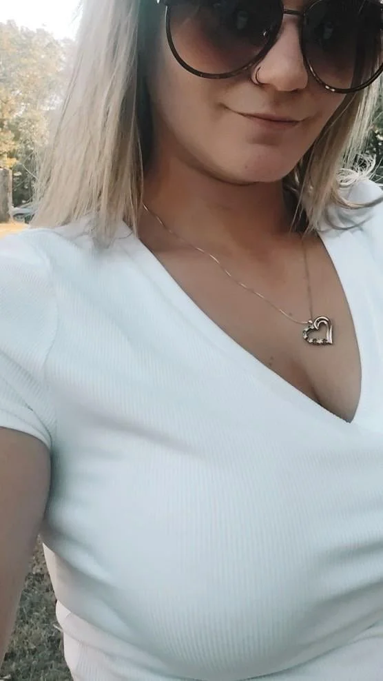 Sexy MILF exposed image 2