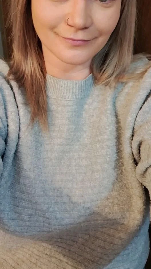 Sexy MILF exposed image 3