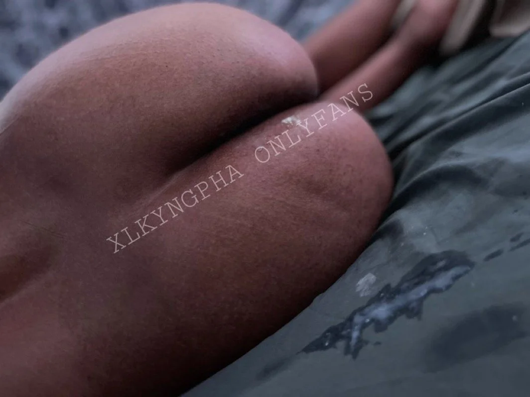 Big Booty wife image 3