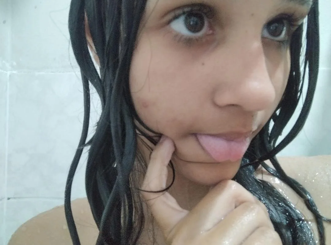 Novinha deu mole e o namorado não perdoou image 15