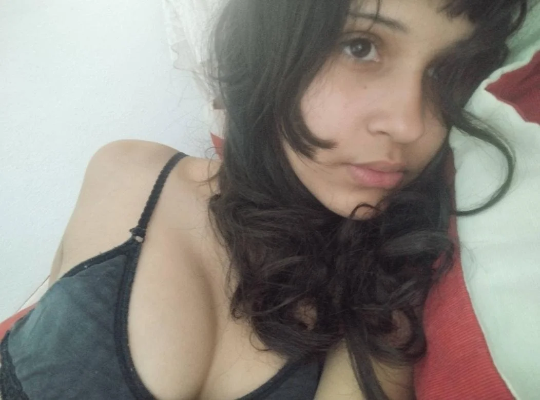 Novinha deu mole e o namorado não perdoou image 6
