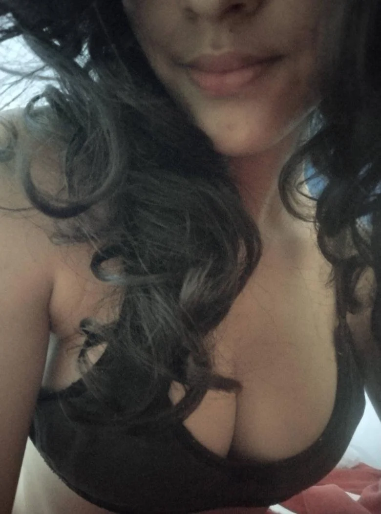 Novinha deu mole e o namorado não perdoou image 8