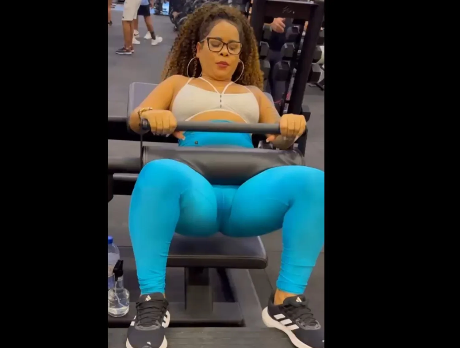 Coroa bucetuda da academia image 3