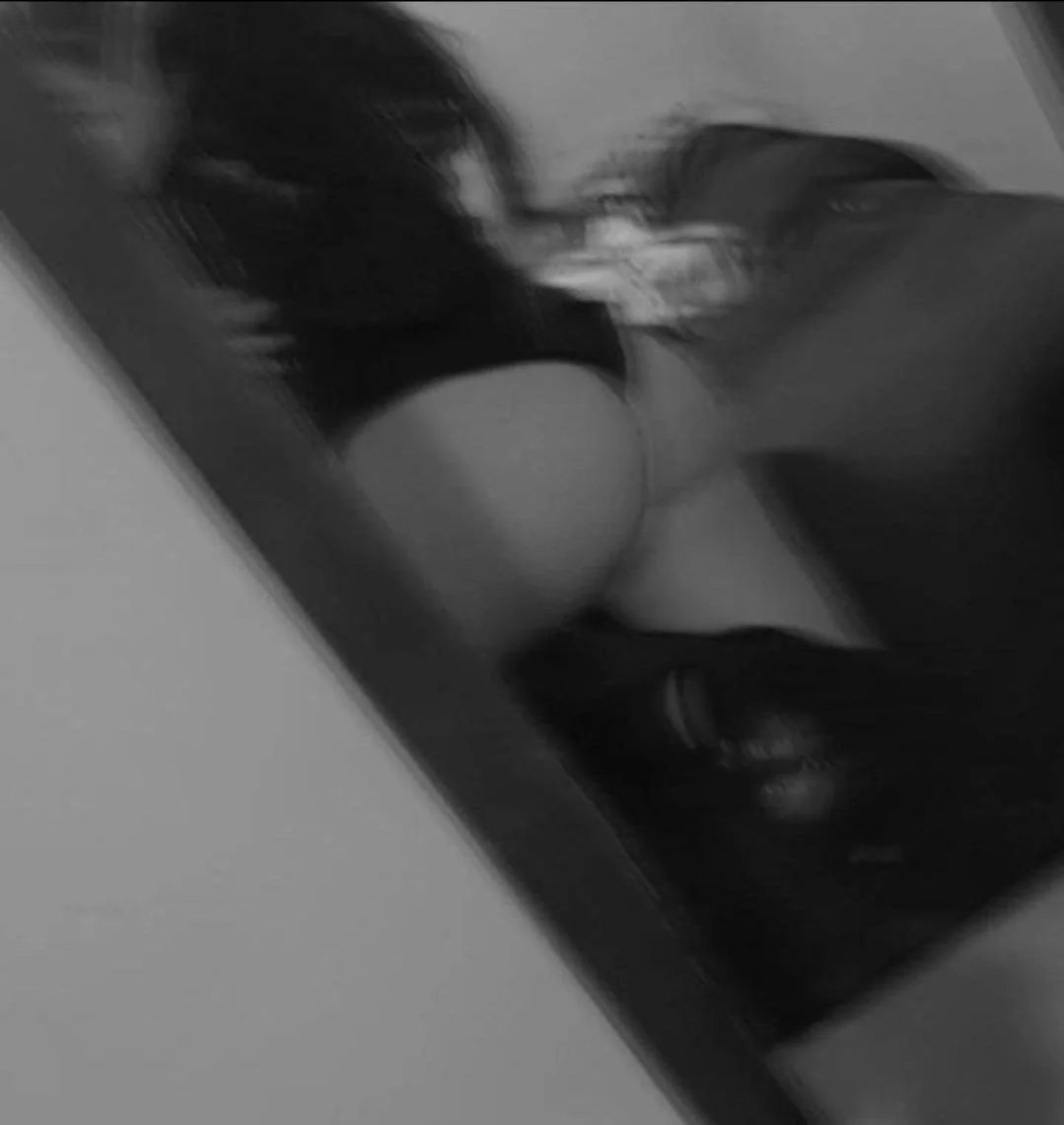 Tremendas tetas de esta bastarda image 19