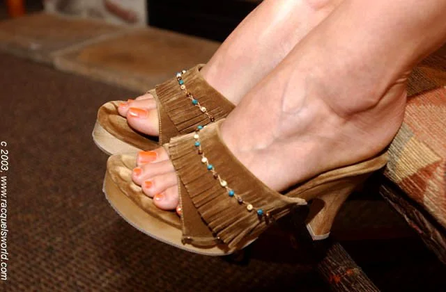 🎥 Classic Milf Footjobs image 4