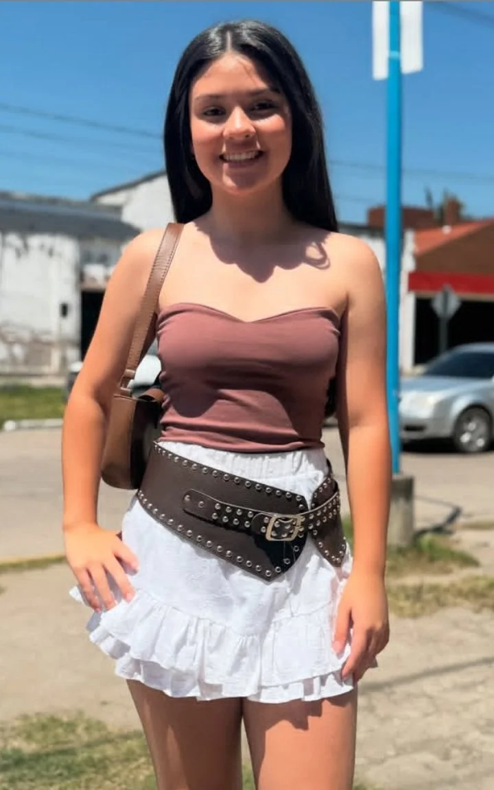 Paula Arce novinha gata, era só pra tirar fotos pro catálogo da loja e fez sucesso com tanta beleza image 14