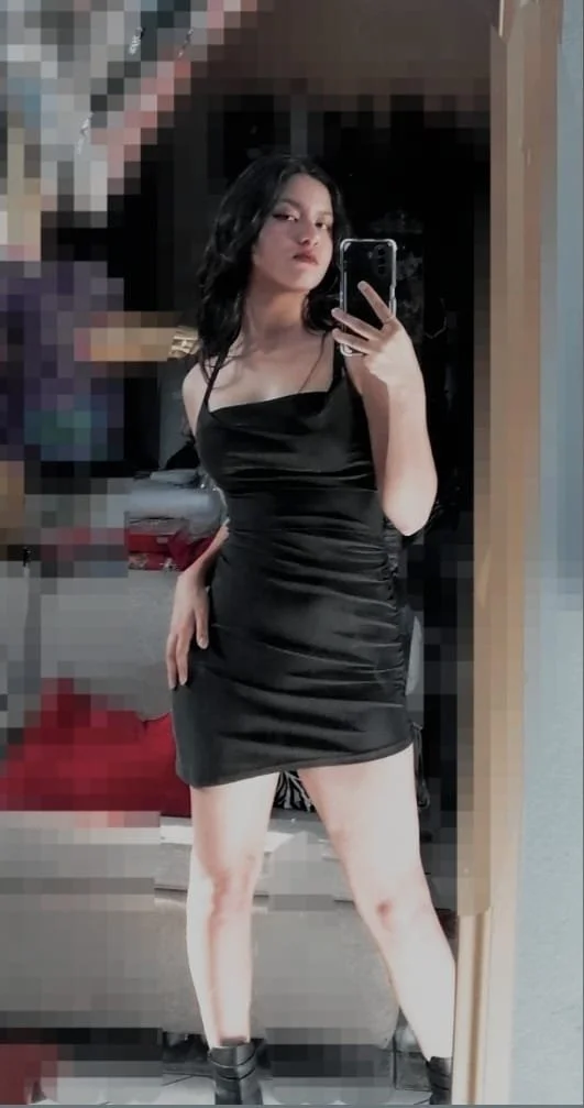 Toda una verdadera Puta como se le nota que le encanta la verga main image