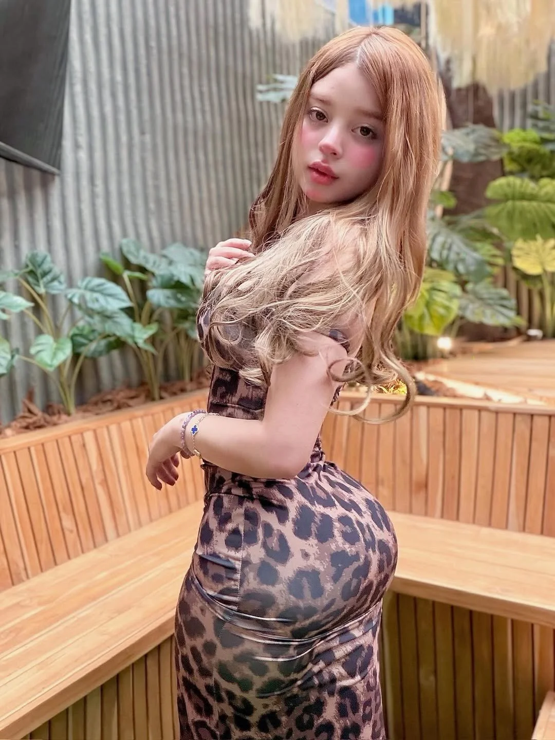 Sarita Sofía linda y caliente colombiana de gran culo y unas pedazos de tetas hot Big ass perra puta image 14
