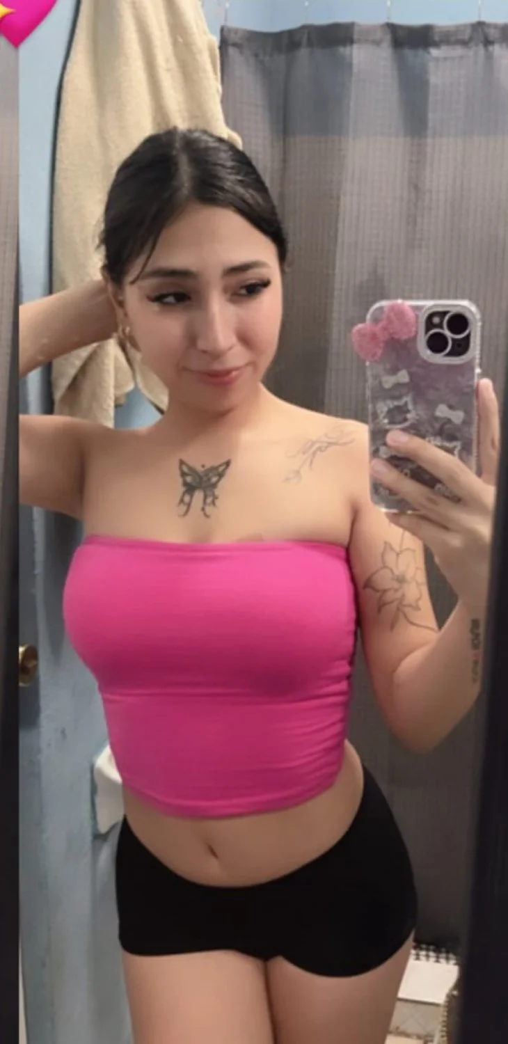 Girl Lesbiana sexy flakita rico culito puta image 2