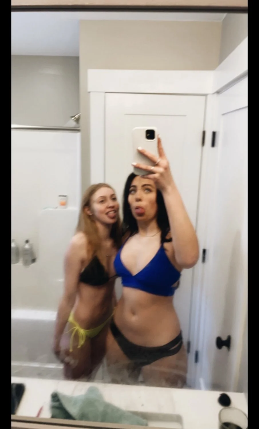 I have her nudes cash app me to see image 22