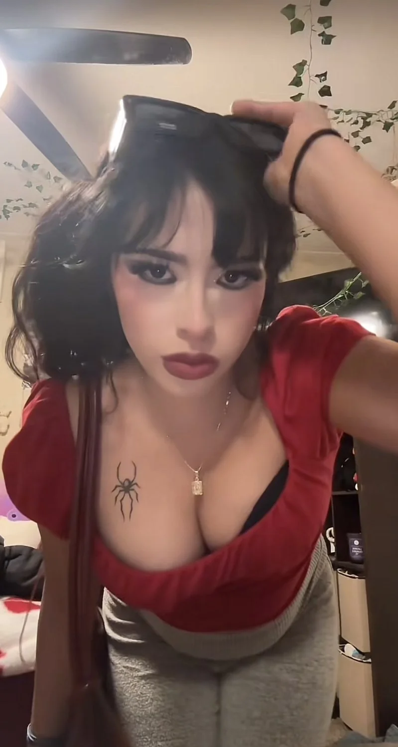 Thick Latina slut Monse image 14