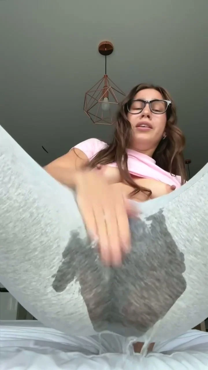 🔞 petite natural tits teasing wet dripping cum 🫦💦 My OF image 1