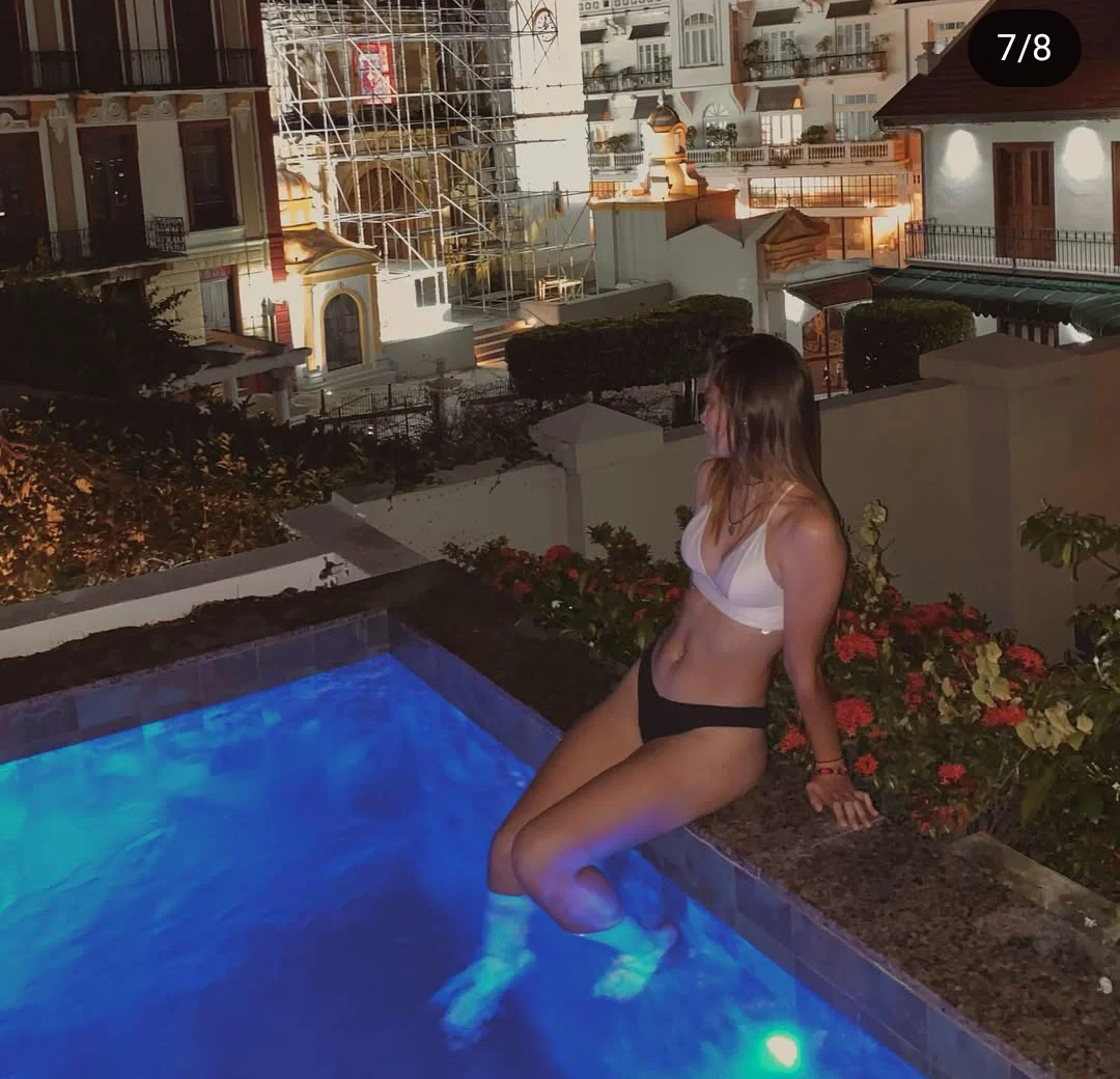 Me vuelve loco esta pendeja panameña youtuber Miel Ambar image 26