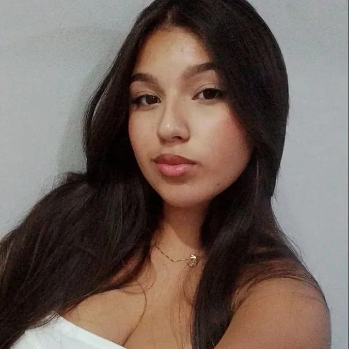 Morena peituda vazada pelo amigo. image 3