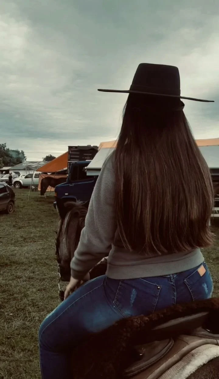 Morena peituda vazada pelo amigo. image 4