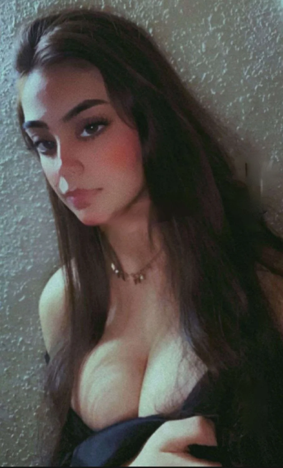 Arab Gulf girl image 6