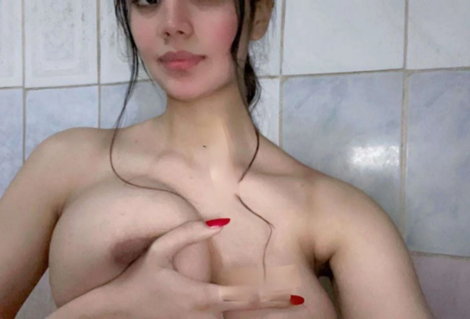 Arab Gulf girl image 8