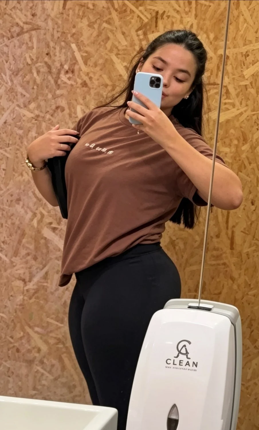 Amiga Thais de seguidor pervertido muito gostosa e rabuda image 5