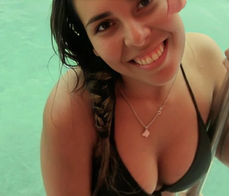Pendeja puta 38 + cum main image