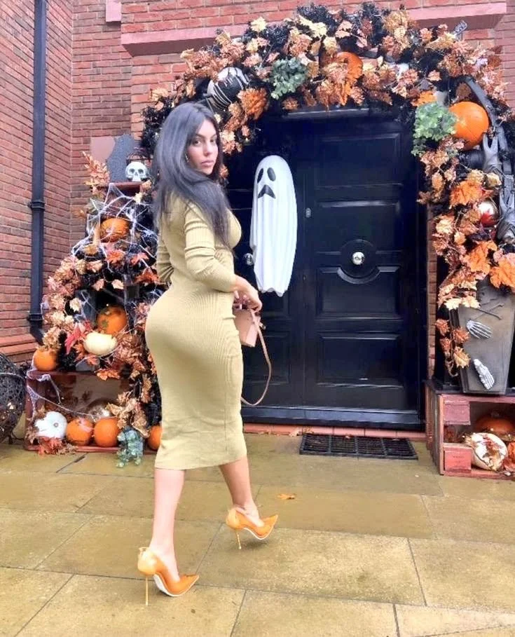 Georgina Rodriguez perfect body image 11