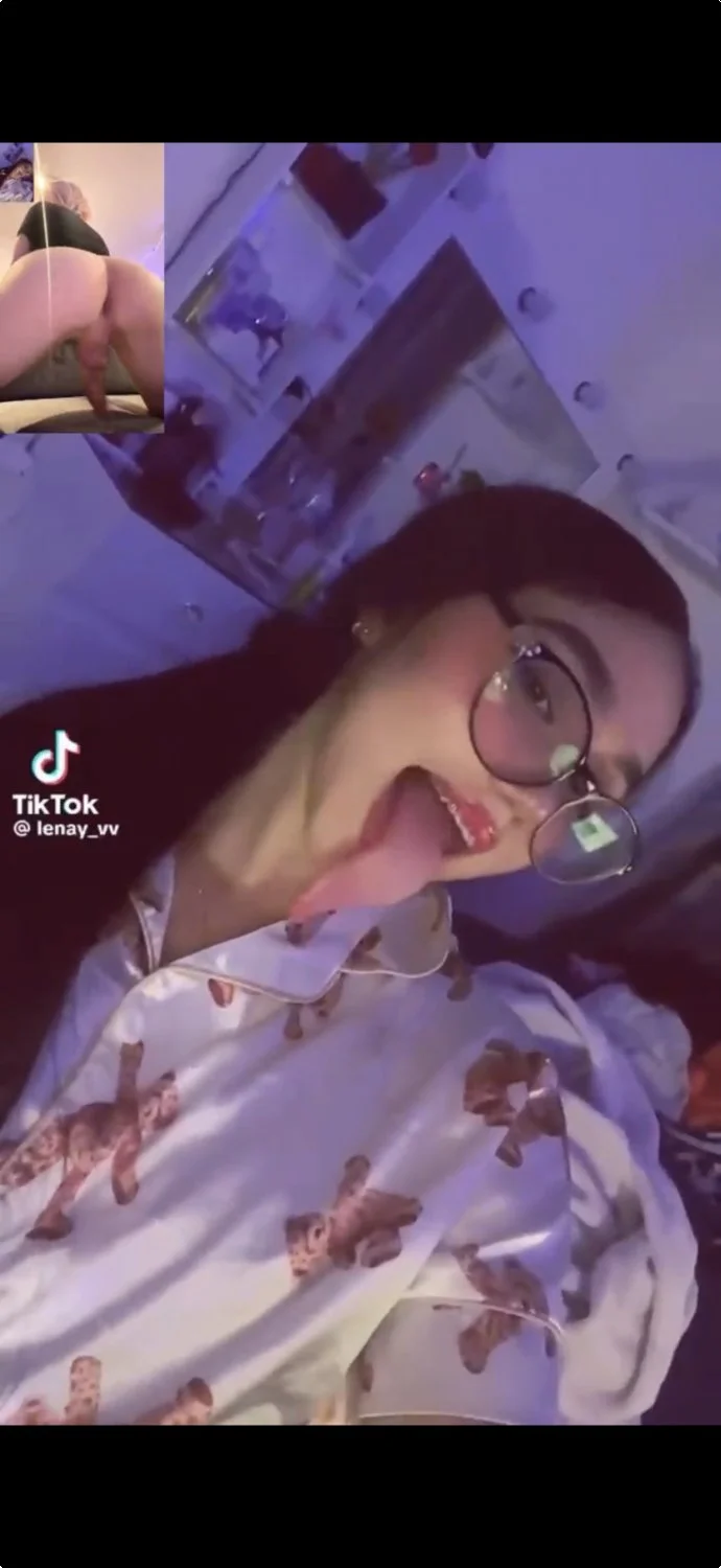 My Sisters Butt Is Sooo Cute When She’s Horny. I Just Wanna Stick My Big Tongue Inside 😩 main image