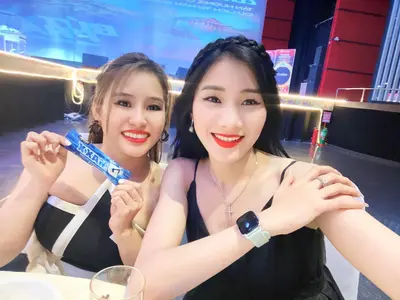 Đụ Đĩ Hoàng Thu Trang cty DSTORE sướng tê cặc. cover image