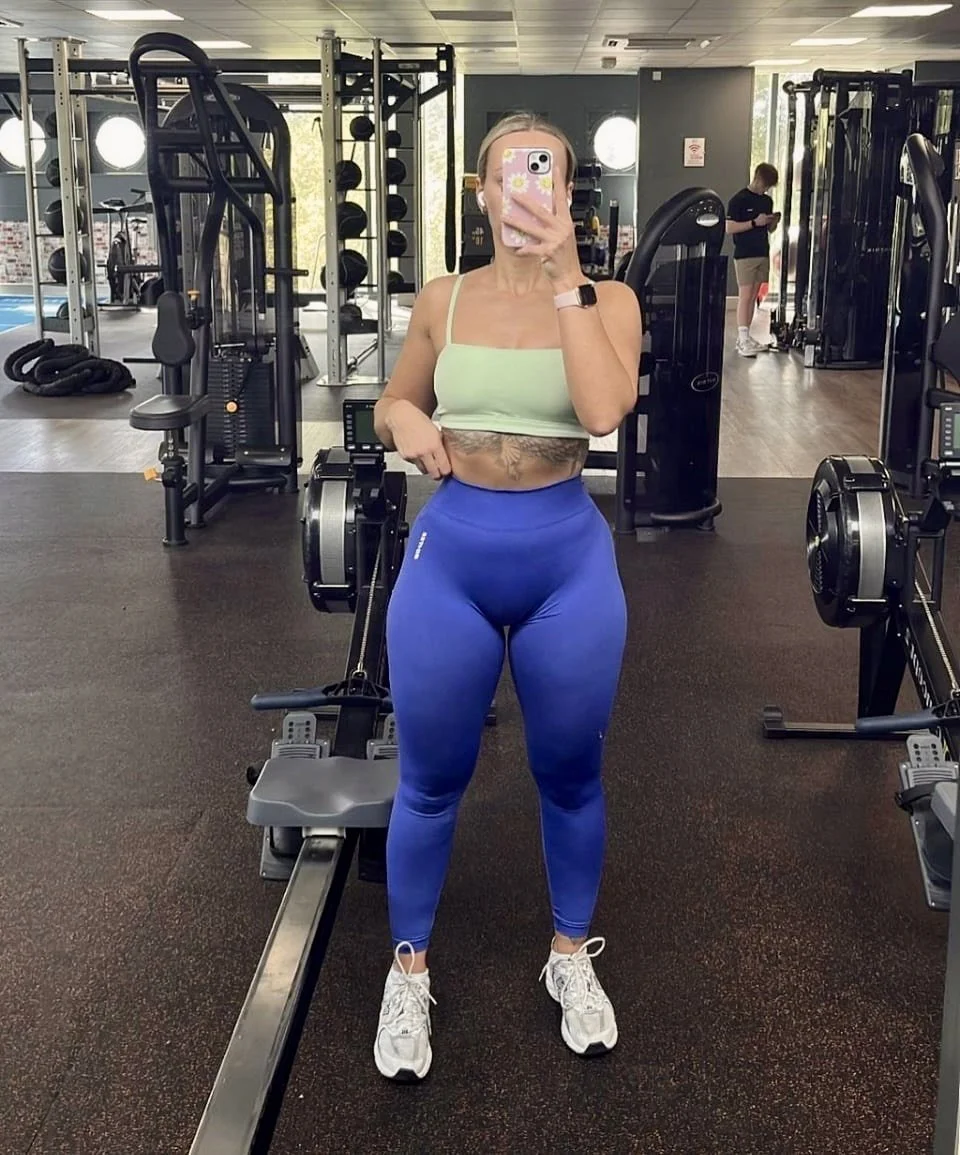 Gorgeous non nude amateur gym girl show her incredible body image 4