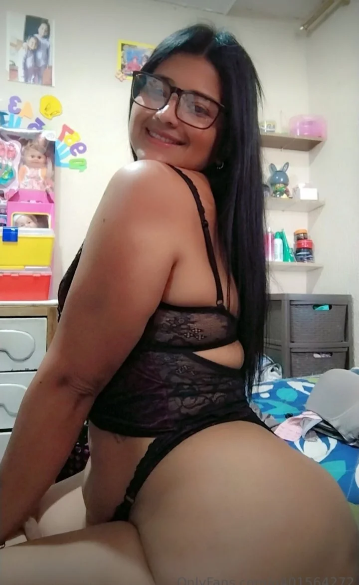 Últimas fotos de estas caderotas y nalgotas moustrosas. image 23