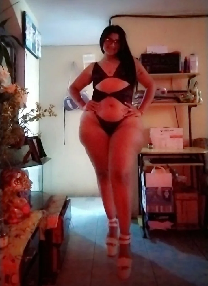 Últimas fotos de estas caderotas y nalgotas moustrosas. image 5