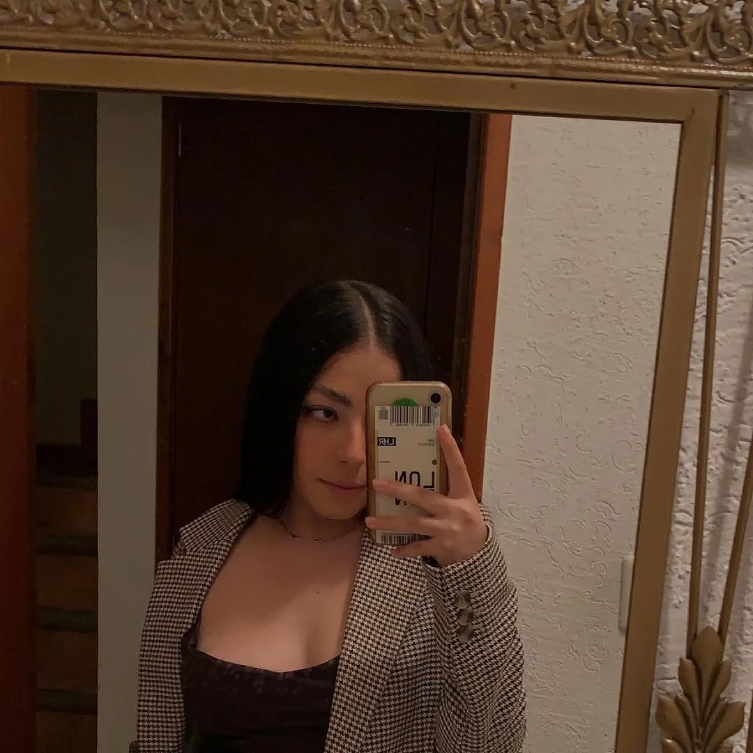 Elisa puta de 21 años exhibida por seguidor image 11