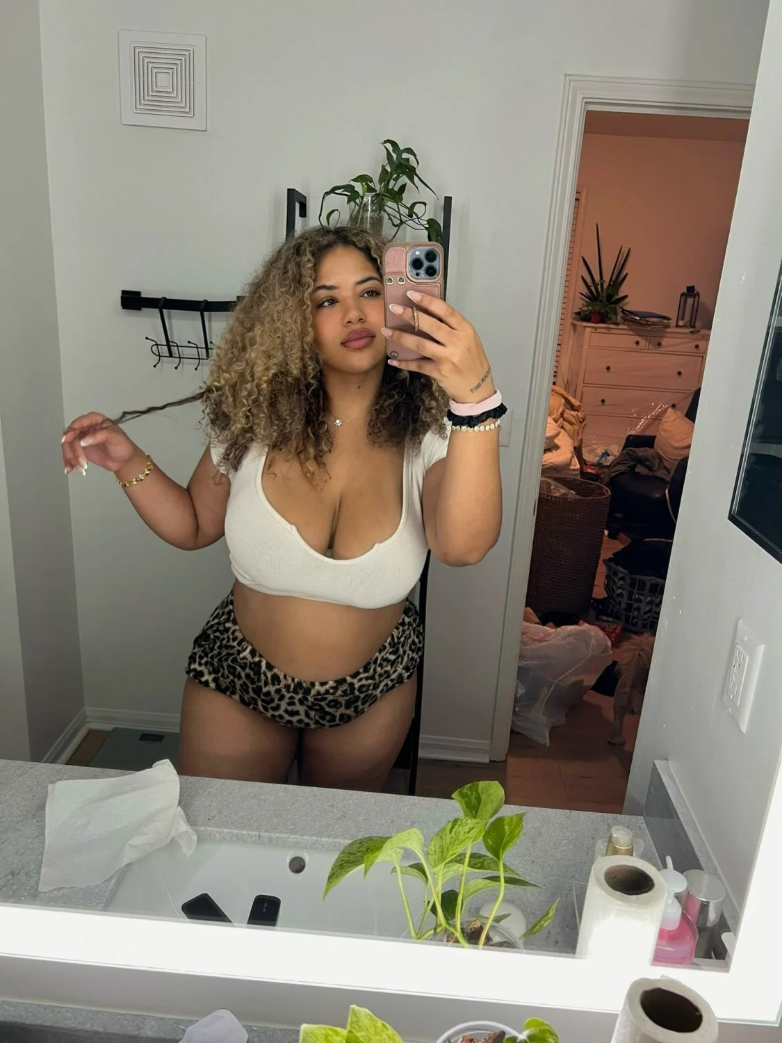 Can’t stop staring at my friend’s hot Latina mom image 3
