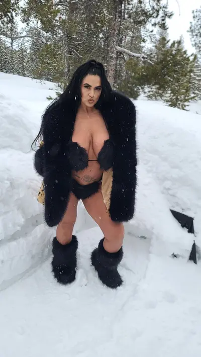 Interested to replace the fur shawl wrapped around me? cover image